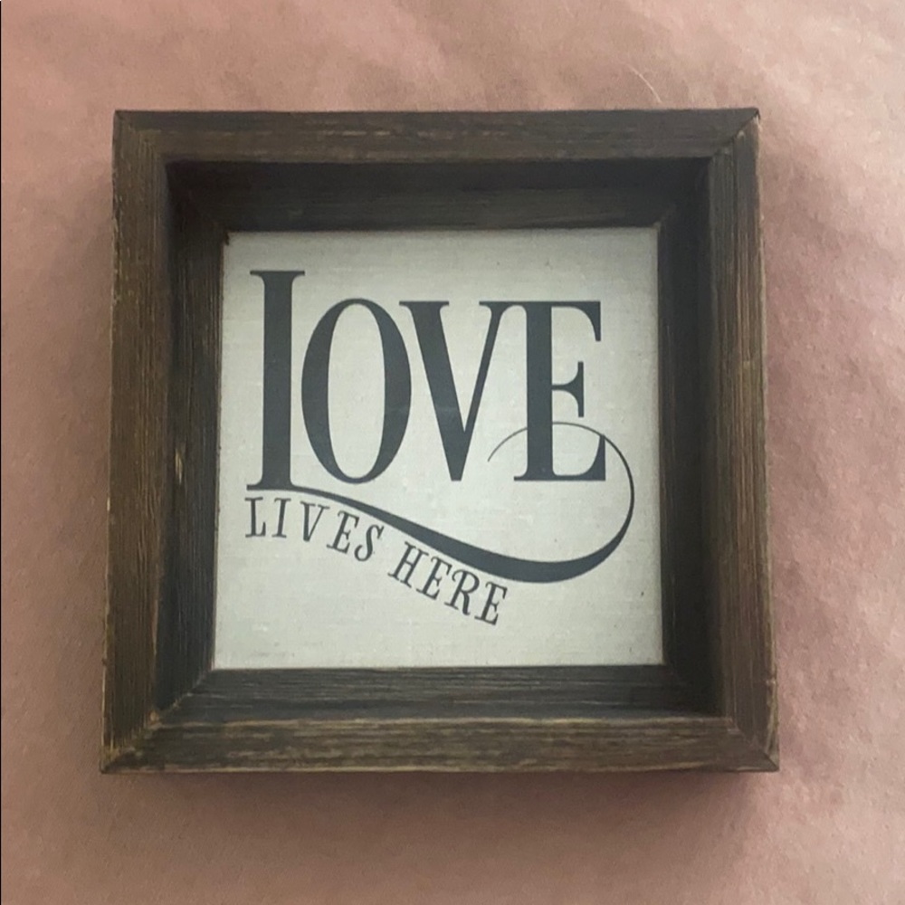 Love Lives Here Sign 🤍